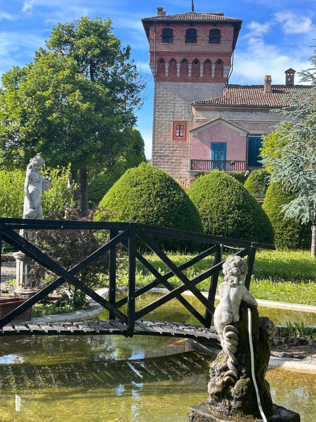Il Castello Di Bubbio Hotel Exterior photo