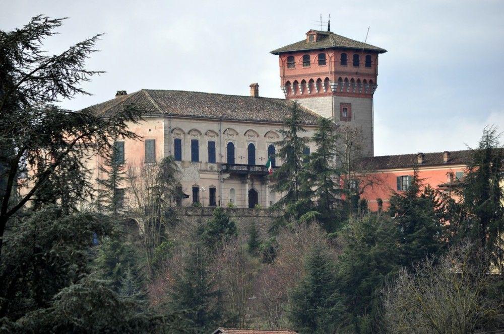 Il Castello Di Bubbio Hotel Exterior photo