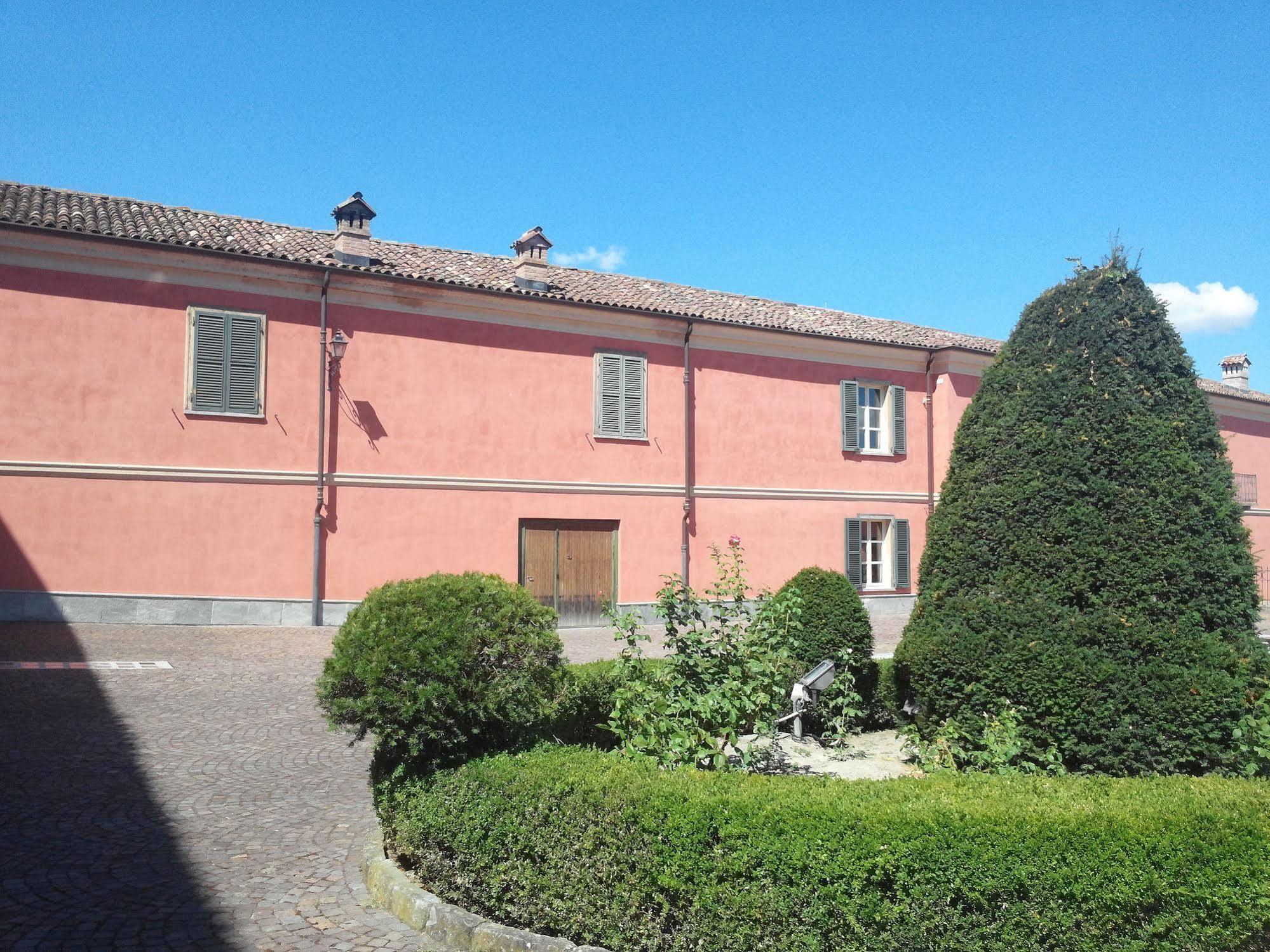 Il Castello Di Bubbio Hotel Exterior photo